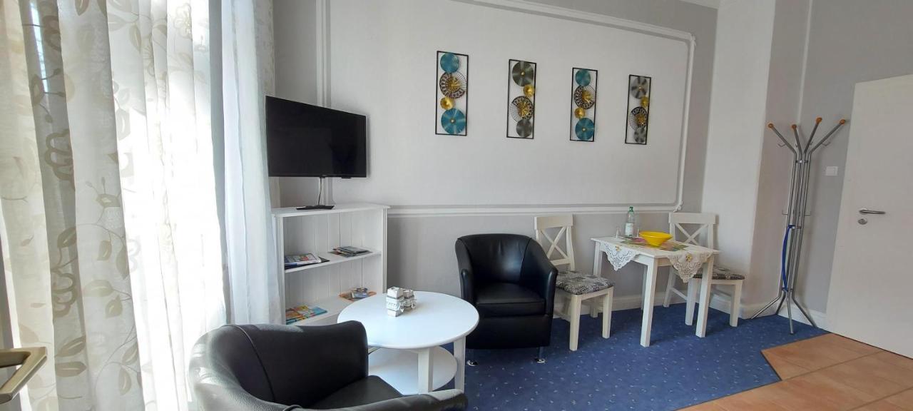 Ferienwohnungen Parkschloesschen Bad Pyrmont Luaran gambar